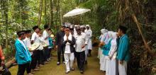 Angkat Wisata Religi, Pengambilan 7 Air Suci Ciamis Disambut Layaknya Nyepuh 